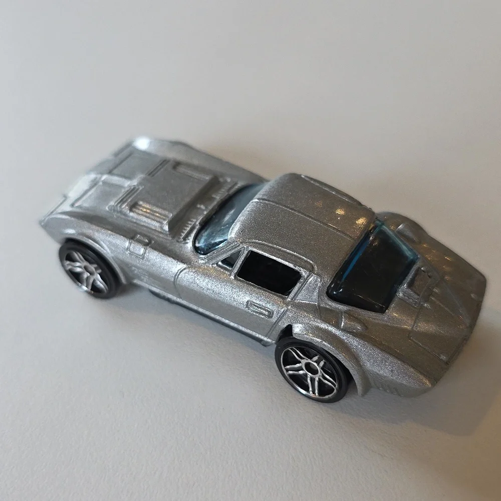 Hot Wheels - Corvette Grand Sport - Mattel - Silver